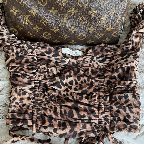 12th tribe leopard crop top - Picture 4 of 5